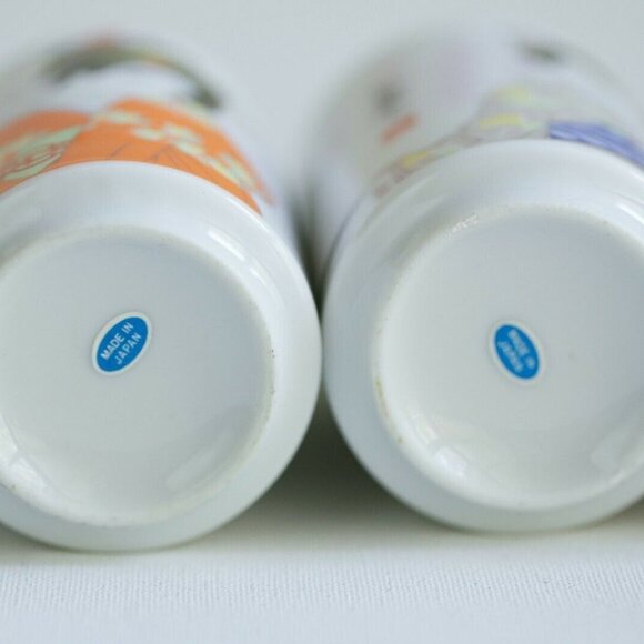 Set of Five Geisha Print Small Sake or Tea Cups - Picture 12 of 12